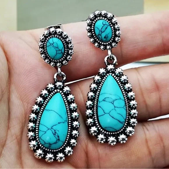 🐘 Natural Stone Statement Earrings - Picture 4 of 6